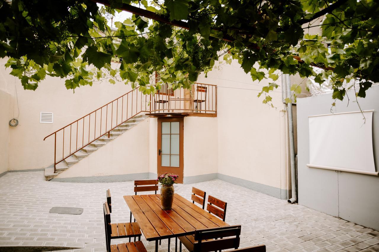 Tbilisi Viking Hostel Esterno foto