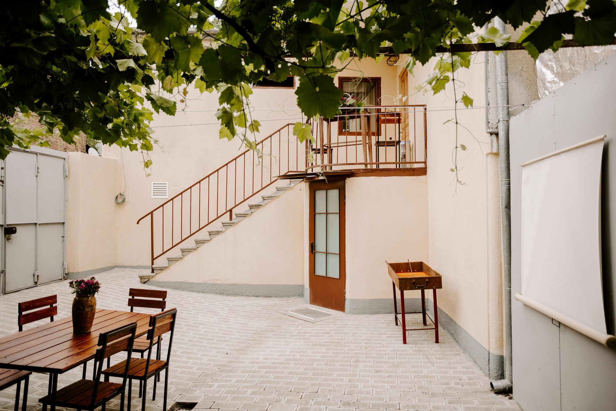 Tbilisi Viking Hostel Esterno foto